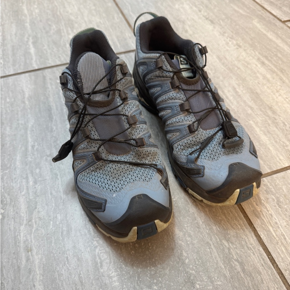 Salomon Men's 6.5 women’s 8 Trail hiking shoes